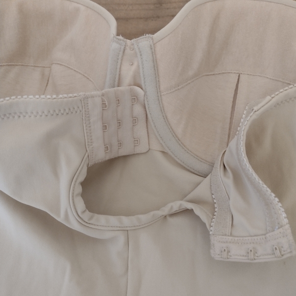 Victoria's Secret Vintage Nude Strapless Underwire Bra Slip Shapewear Size 36B - Picture 7 of 12